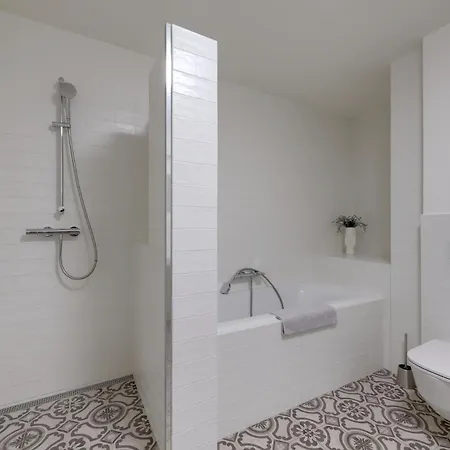 Апартаменти Shon Old Town *