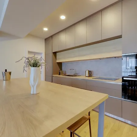 Апартаменти Shon Old Town *