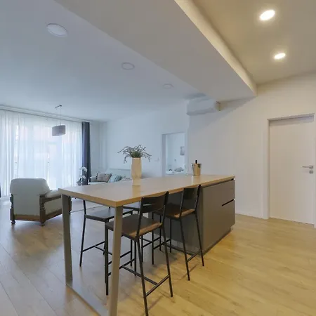 Shon Old Town Appartement *